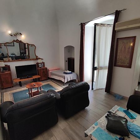 בארי Very Central Apartment, By Shops, Bars, Restaurants מראה חיצוני תמונה